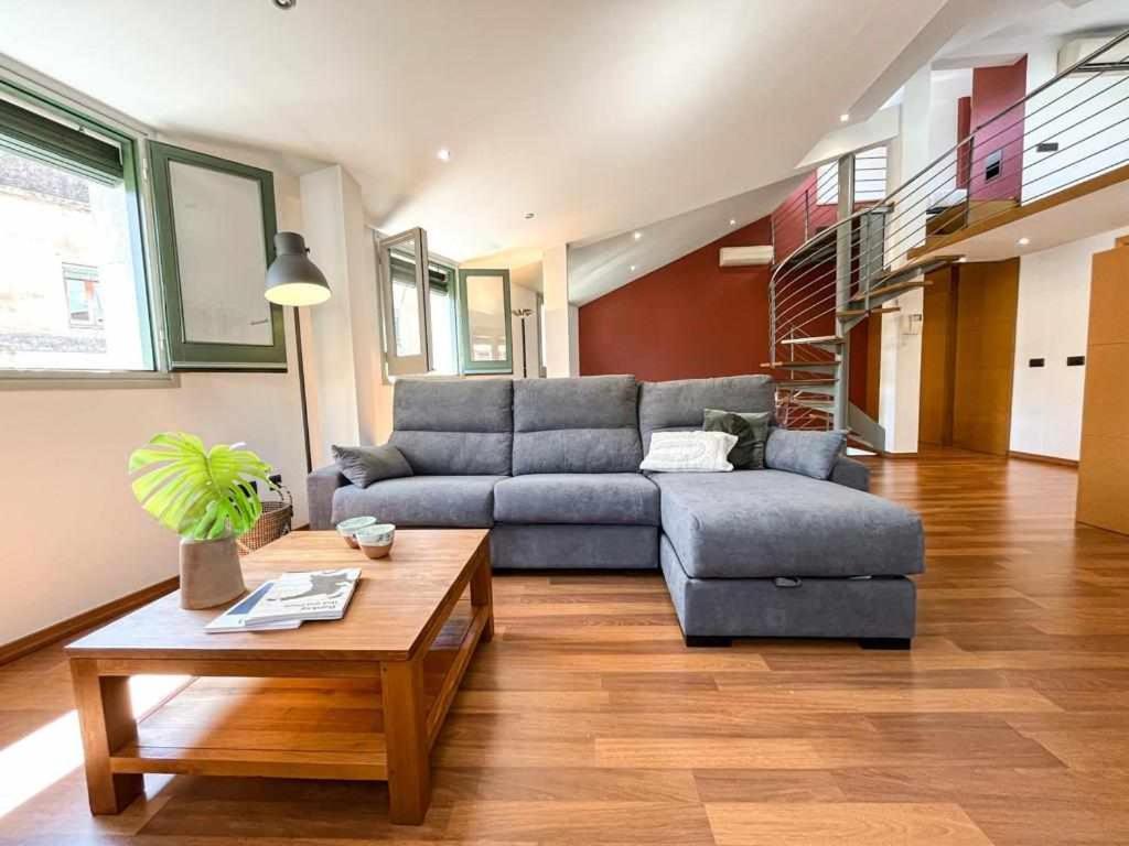Loft Cort Reial Atico In The Heart Of The Old Town Leilighet Girona Eksteriør bilde